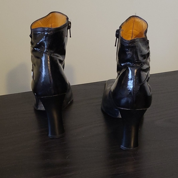 Ladies genuine black leather Italian boots - Picture 4 of 4